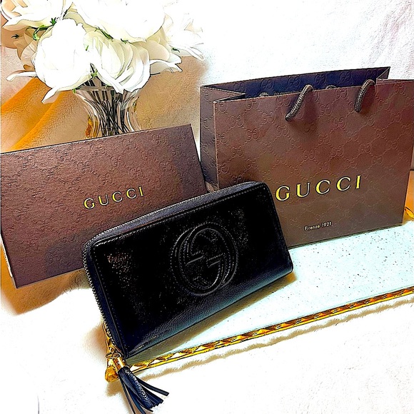 Gucci Soho Patent Leather Zippy Wallet - Picture 15 of 15